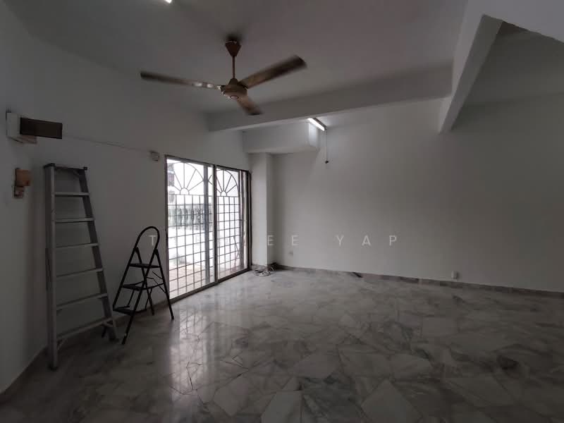 Rumah Teres 2 Tingkat untuk Dijual di Taman Mastiara (Jalan Ipoh) - Tien Ee Yap - Living Room - PropertyGuru.com.my