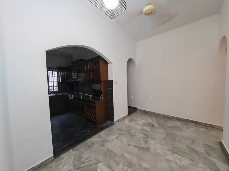2-storey Terraced House for Sale in Usj 11 (Subang Jaya) - Miya Shet - Kitchen - PropertyGuru.com.my