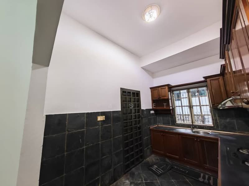2-storey Terraced House for Sale in Usj 11 (Subang Jaya) - Miya Shet - Kitchen - PropertyGuru.com.my