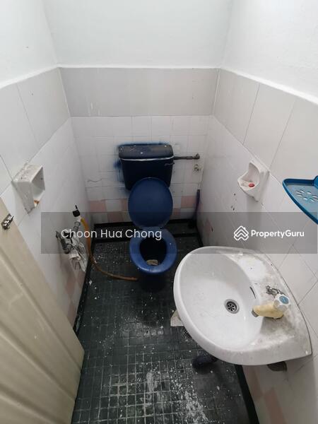Shop / Office for Rent in Bandar Baru Nilai (Nilai) - Choon Hua Chong - Bathroom - PropertyGuru.com.my