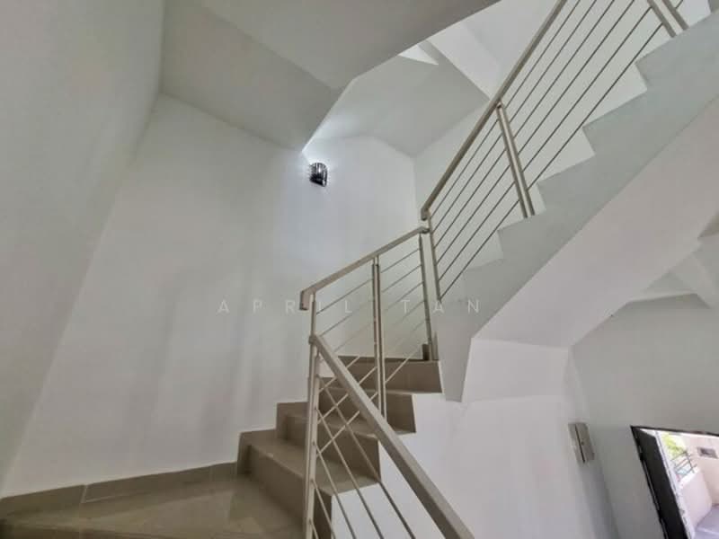 Cluster House for Sale in Balakong (Selangor) - april tan - Stairs - PropertyGuru.com.my