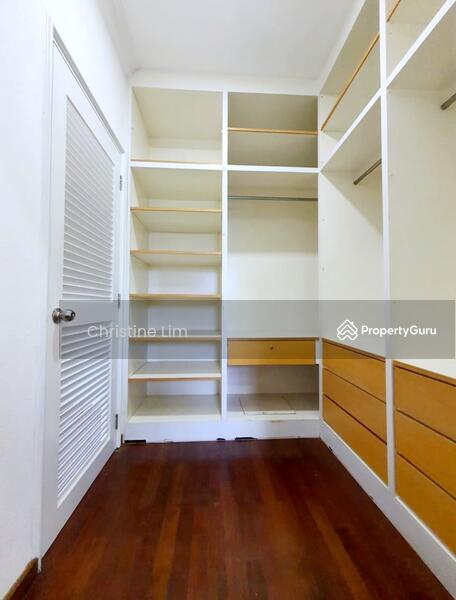 Wardrobe in MasterRoom