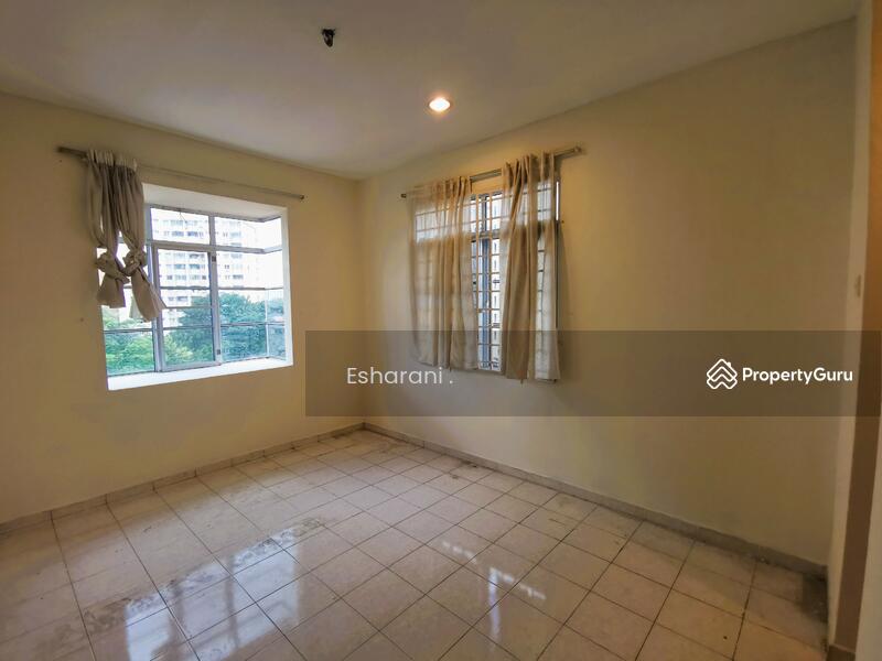 Rumah Berkembar untuk Dijual di Happy Garden (Kuchai Lama) - Esharani . - Bedroom - PropertyGuru.com.my