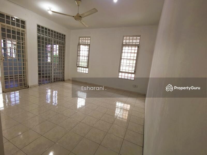 Rumah Berkembar untuk Dijual di Happy Garden (Kuchai Lama) - Esharani . - Living Room - PropertyGuru.com.my