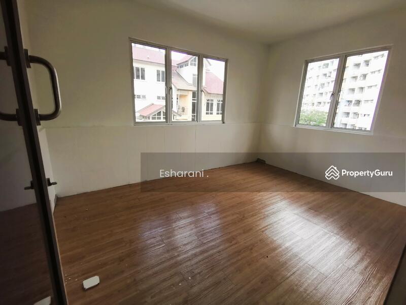 Rumah Berkembar untuk Dijual di Happy Garden (Kuchai Lama) - Esharani . - Bedroom - PropertyGuru.com.my