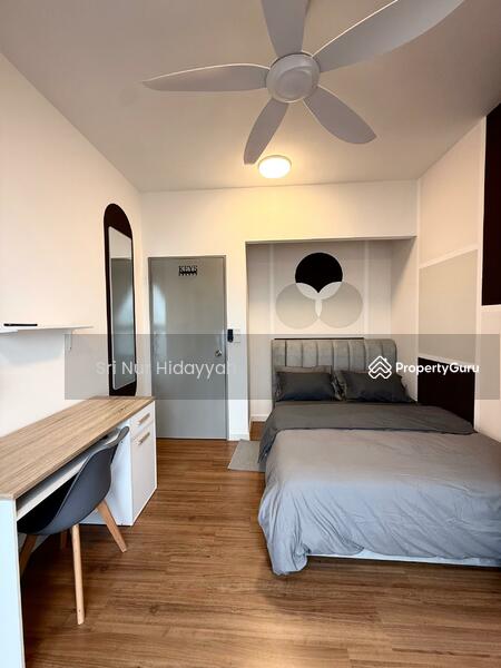 Master Bedroom Queen Bedsize