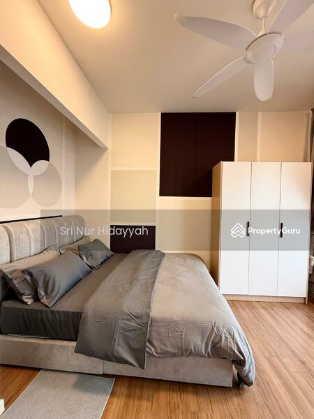 Master Bedroom Queen Bedsize