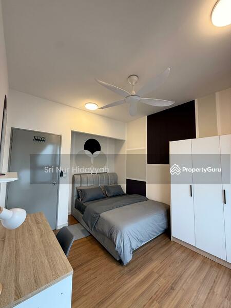 Master Bedroom Queen Bedsize