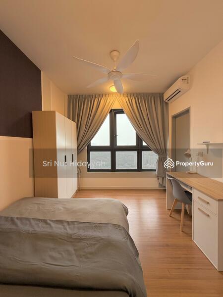 Master Bedroom Queen Bedsize