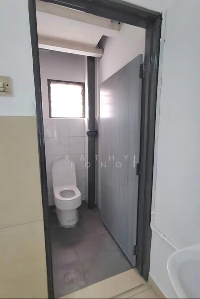 Shop / Office for Rent in Jinjang Selatan (Batu) - Kathy Pong - Bathroom - PropertyGuru.com.my