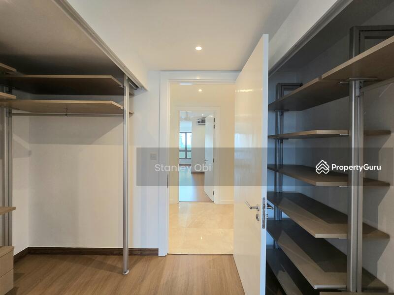 Walk-in wardrobe