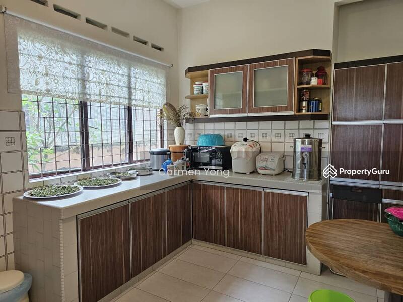 Dry Kitchen
