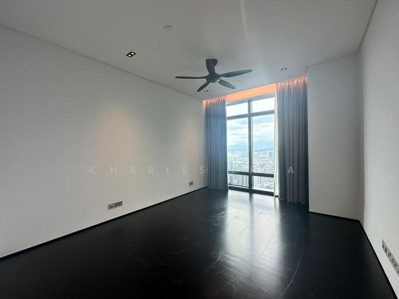 Kediaman Servis untuk Dijual di Four Seasons Place - Charles Phua - Master Bedroom - PropertyGuru.com.my