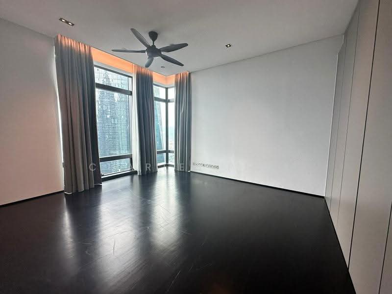 Kediaman Servis untuk Dijual di Four Seasons Place - Charles Phua - Living Room - PropertyGuru.com.my
