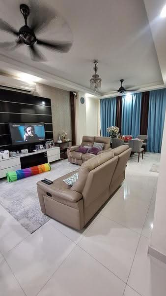 Rumah Teres 3-Tingkat untuk Dijual di Denai Alam (Shah Alam) - Shaiful Rudy - Living Room - PropertyGuru.com.my