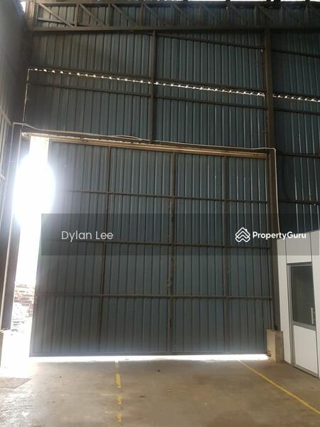 Loading / Entrance