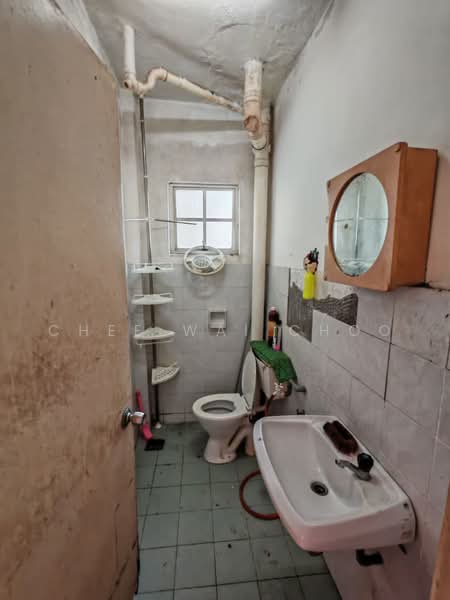 Apartment for Sale at PD Perdana - Kingston Choo - Bathroom - PropertyGuru.com.my