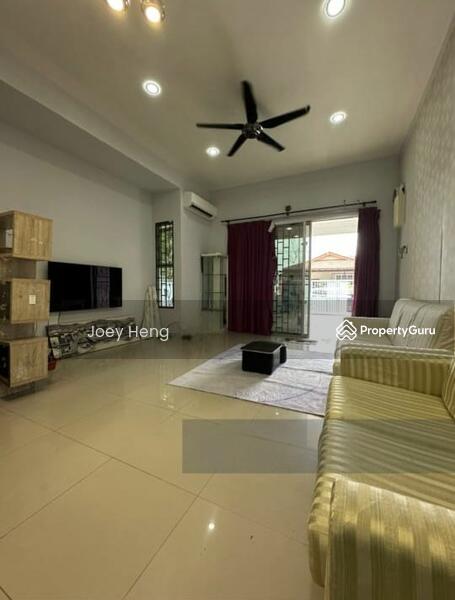 Rumah Berkembar untuk Dijual di Taman Rasah Kemayan (Rasah) - Joey Heng - Living Room - PropertyGuru.com.my