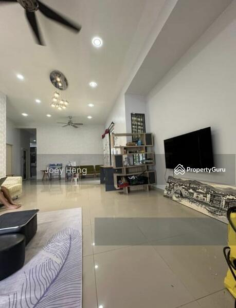 Rumah Berkembar untuk Dijual di Taman Rasah Kemayan (Rasah) - Joey Heng - Living Room - PropertyGuru.com.my