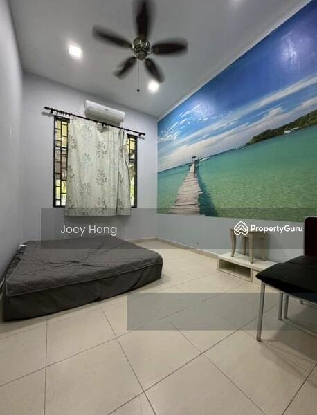 Rumah Berkembar untuk Dijual di Taman Rasah Kemayan (Rasah) - Joey Heng - Bedroom - PropertyGuru.com.my