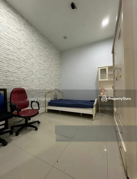 Rumah Berkembar untuk Dijual di Taman Rasah Kemayan (Rasah) - Joey Heng - Bedroom - PropertyGuru.com.my
