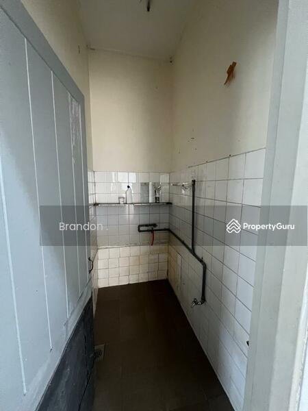 Rumah Teres untuk Dijual di Taman Kok Lian (Jalan Kuching) - Brandon . - Bathroom - PropertyGuru.com.my