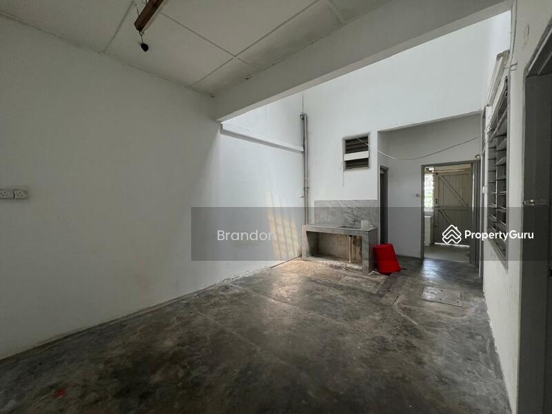 Rumah Teres untuk Dijual di Taman Kok Lian (Jalan Kuching) - Brandon . - Kitchen - PropertyGuru.com.my