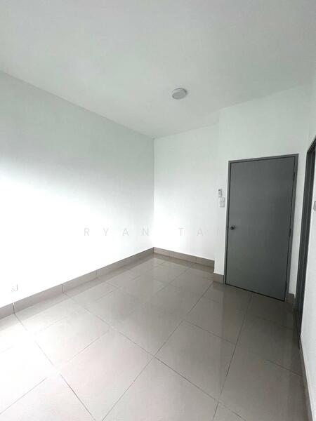 Service Residence for Sale at Serviced Residence @ Razak City Residences (RC Residences) - Ryan Tan - Study - PropertyGuru.com.my