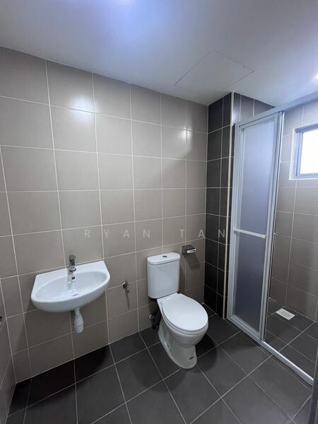 Service Residence for Sale at Serviced Residence @ Razak City Residences (RC Residences) - Ryan Tan - Bathroom - PropertyGuru.com.my