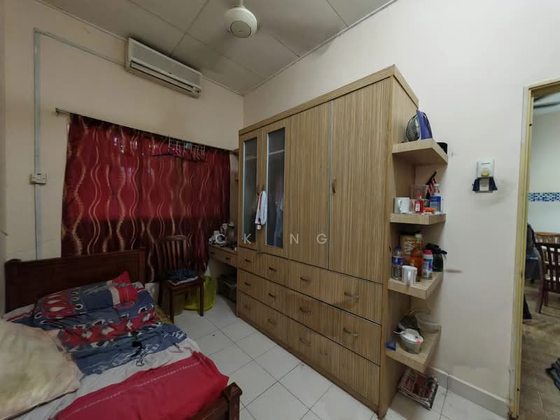 Rumah Teres 1 Tingkat untuk Dijual di Seremban 3 (Rasah) - CK Ng - Bedroom - PropertyGuru.com.my