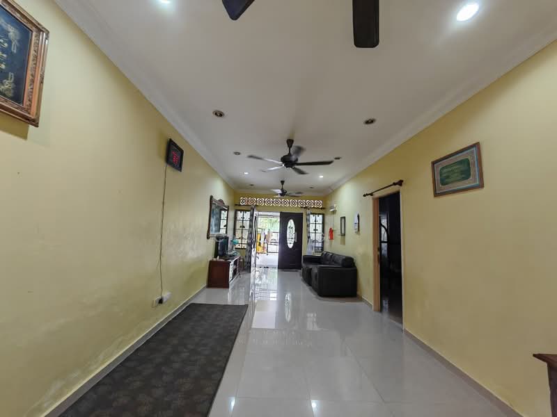 Rumah Teres 1 Tingkat untuk Dijual di Seremban 3 (Rasah) - CK Ng - Hallway - PropertyGuru.com.my