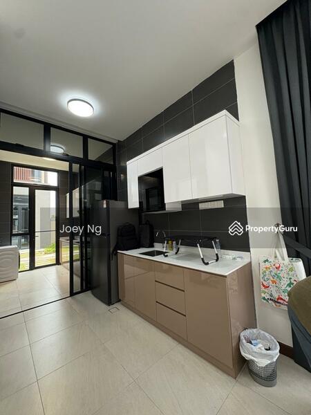 Dry Kitchen