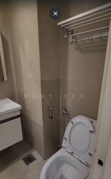 Servis Apartment untuk Disewa di Parkview Service Apartment - Rony Yeo - Bathroom - PropertyGuru.com.my