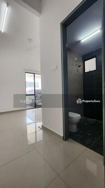 master room with bathroom