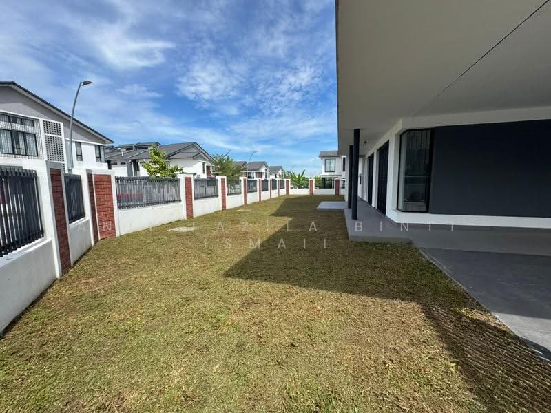 2-storey Terraced House for Sale in Elmina (Shah Alam) - Anil Fazila Binti Ismail - Garden - PropertyGuru.com.my