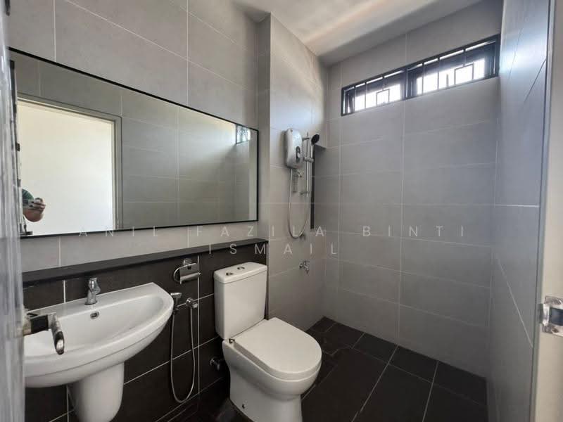 2-storey Terraced House for Sale in Elmina (Shah Alam) - Anil Fazila Binti Ismail - Bathroom - PropertyGuru.com.my