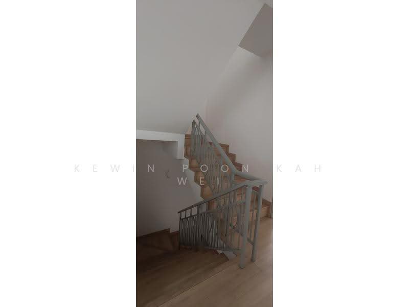 3-storey Terraced House for Sale in Puchong (Selangor) - Kewin Poon Kah Wei - Stairs - PropertyGuru.com.my