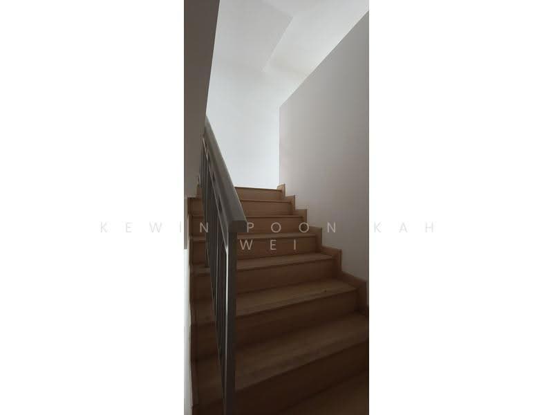 3-storey Terraced House for Sale in Puchong (Selangor) - Kewin Poon Kah Wei - Stairs - PropertyGuru.com.my