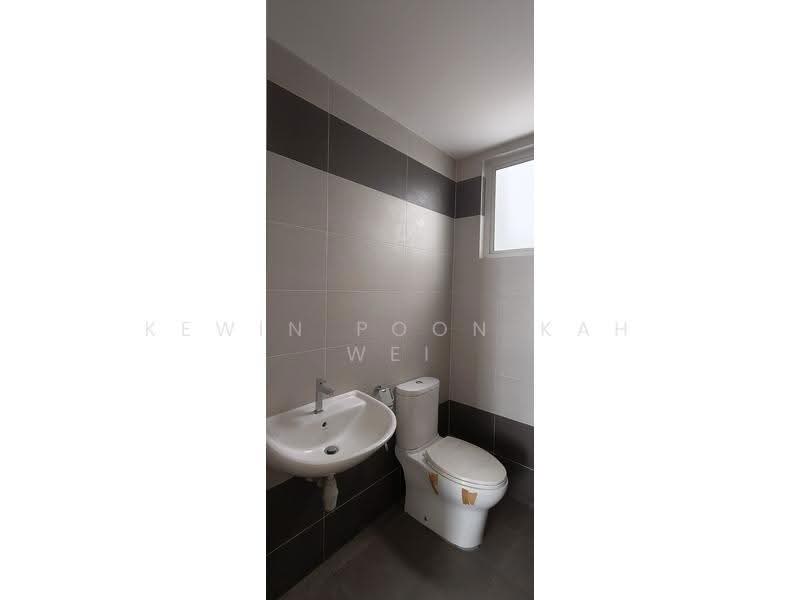 3-storey Terraced House for Sale in Puchong (Selangor) - Kewin Poon Kah Wei - Bathroom - PropertyGuru.com.my