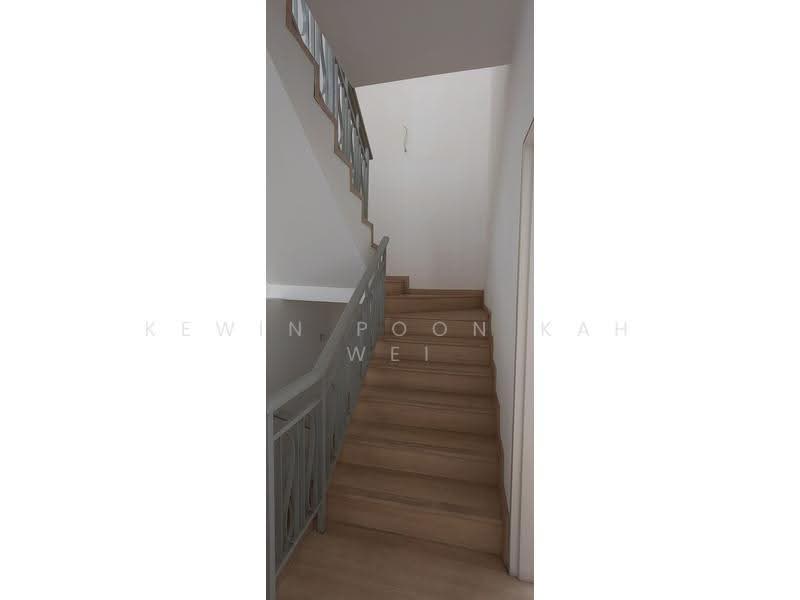 3-storey Terraced House for Sale in Puchong (Selangor) - Kewin Poon Kah Wei - Stairs - PropertyGuru.com.my