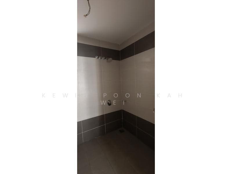 3-storey Terraced House for Sale in Puchong (Selangor) - Kewin Poon Kah Wei - Bathroom - PropertyGuru.com.my