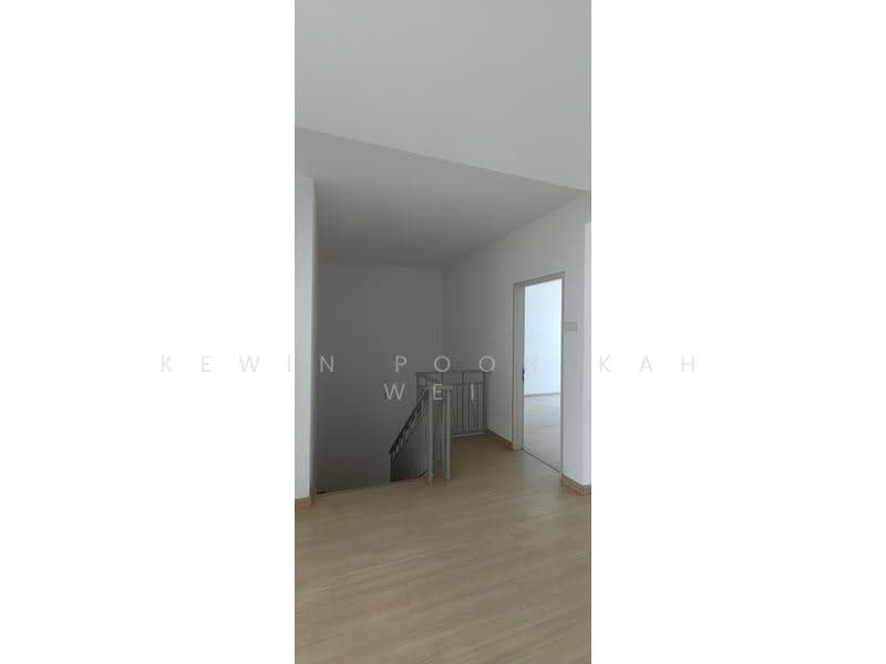 3-storey Terraced House for Sale in Puchong (Selangor) - Kewin Poon Kah Wei - Stairs - PropertyGuru.com.my