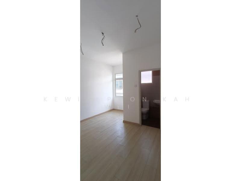 3-storey Terraced House for Sale in Puchong (Selangor) - Kewin Poon Kah Wei - Bedroom - PropertyGuru.com.my