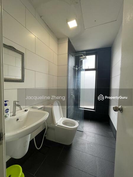 attached Bathroom in the Master Room