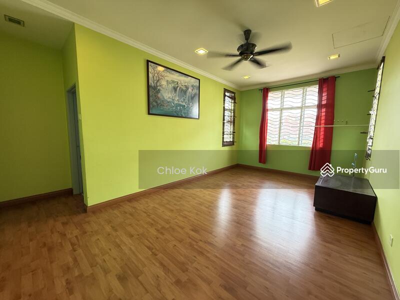 2-storey Terraced House for Sale in Denai Alam (Shah Alam) - Chloe Kok - Living Room - PropertyGuru.com.my