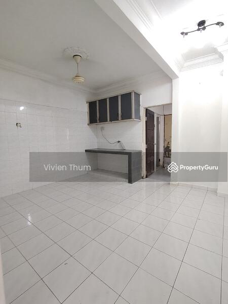 Dry Kitchen