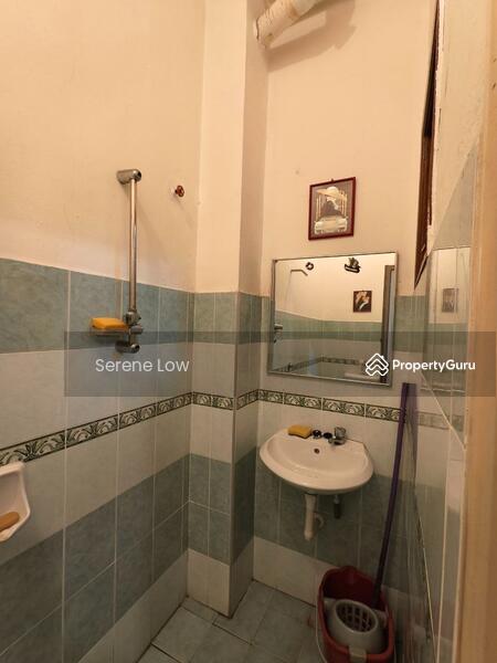 Taman Mutiara Rini untuk Untuk Dijual - RM 680,000, Mac 2026 - Bathroom - PropertyGuru.com.my