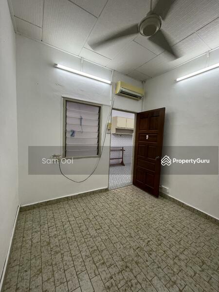 Terraced House for Sale in Island Glades (Jelutong) - Sam Ooi - Bedroom - PropertyGuru.com.my
