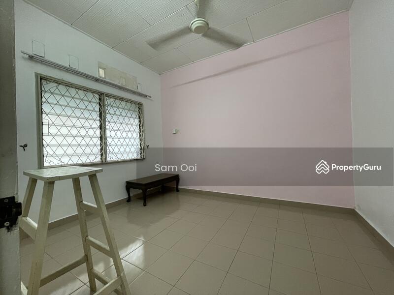 Terraced House for Sale in Island Glades (Jelutong) - Sam Ooi - Study - PropertyGuru.com.my