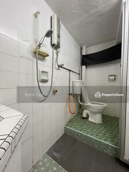 Terraced House for Sale in Island Glades (Jelutong) - Sam Ooi - Bathroom - PropertyGuru.com.my